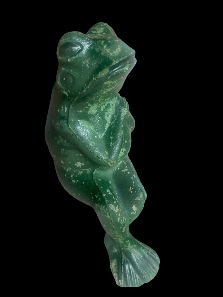 Estatua vintage de RANA SENTADA DE HORMIGÓN jardín césped estanque desgastada 1950 poste de acero Foto 2 de 4