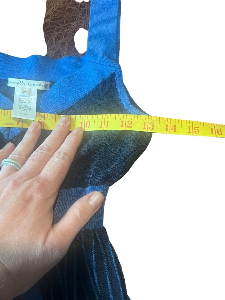 Top tejido a rayas azul Nanette Lepore XS con corbata en la cintura Foto 4 de 4