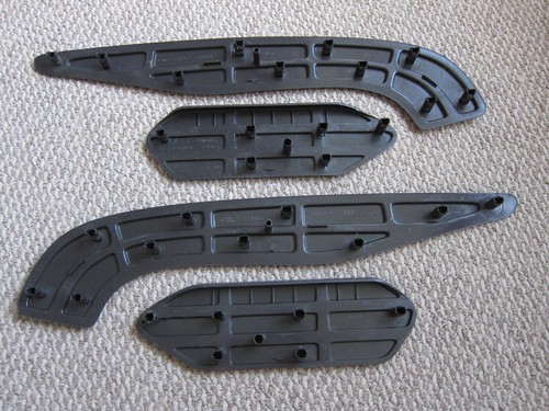 94-04 CHEVY S10 GMC SONOMA STEP SIDE TRUCK BLACK STEP PADS (4) OEM GM NICE! - Picture 4 of 4