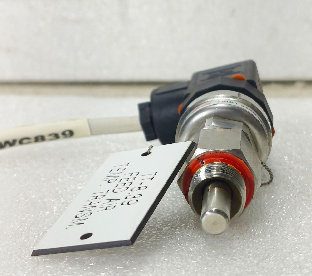 DANFOSS MBT 5560 TEMPERATURE TRANSMITTER 084Z4020 0 TO +100°C 4-20mA (USED)
