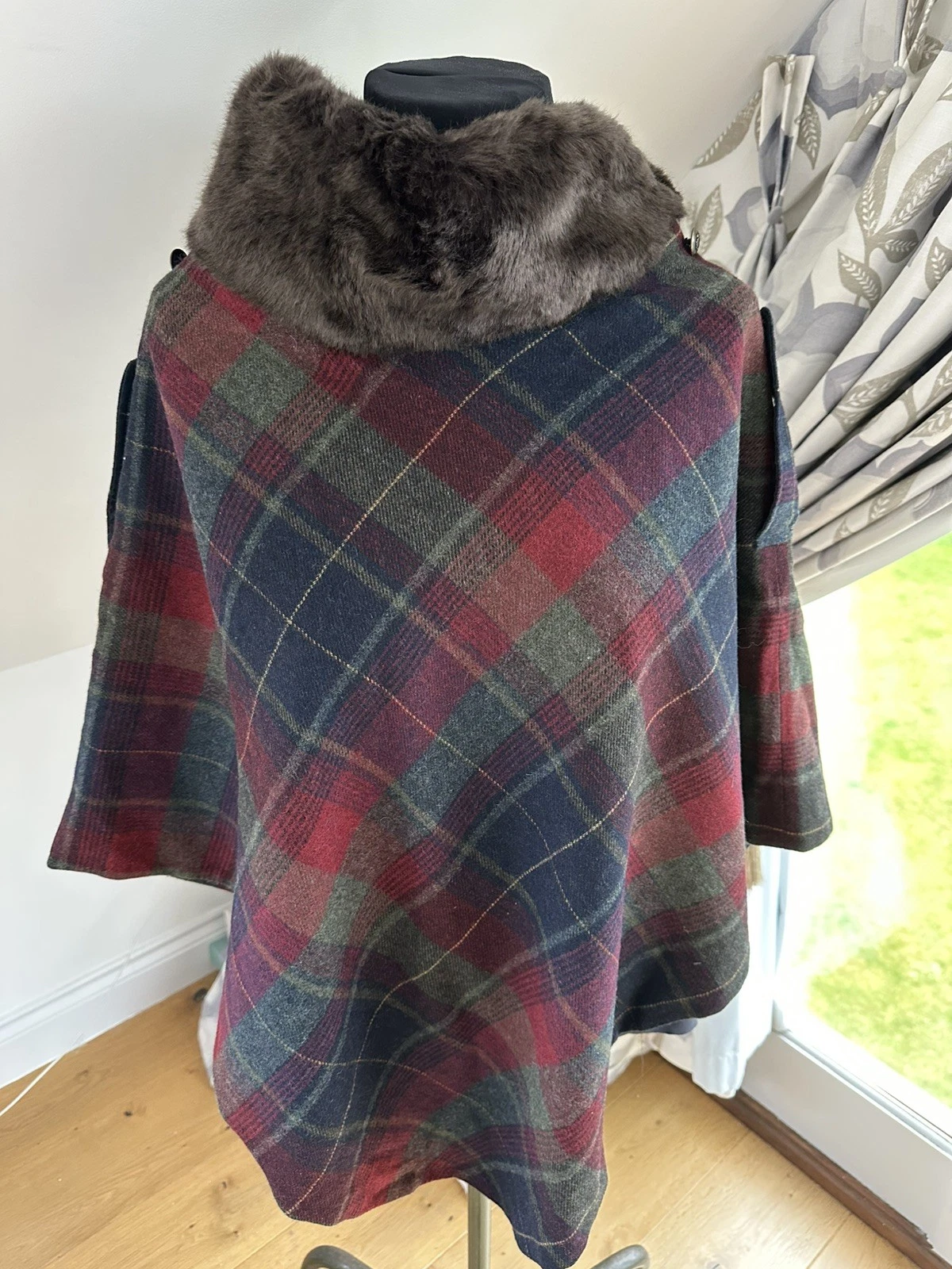 Joules Red Green Navy Tweed Hazelwood Wool Fur Poncho Cape Country Races VGC