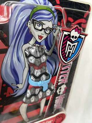 #ad RARE 2012 Monster High Ghoulia Yelps Fashion Pack new in box never opened ￼ $60.00