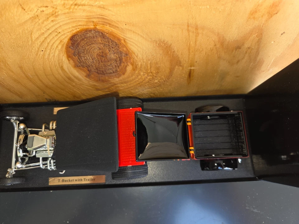 Liberty Classics * Die-cast T-Bucket With Trailer 1:25 - Image 4 of 4