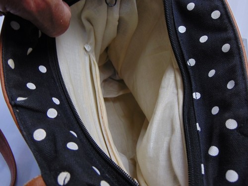 Extra großer Organizer-Tasche Damen gepunktet schwarz Capezio - Bild 5 von 7