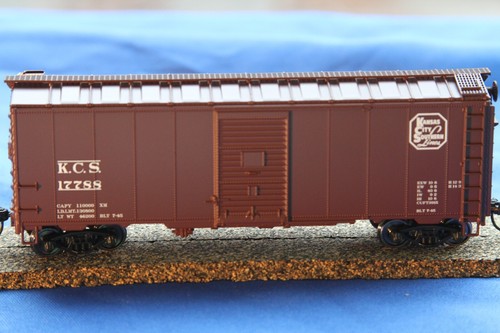 Coche de carga Walthers MainLine 910-1342 Kansas City Southern KCS 17788 40' AAR 1944 | Zustand: New