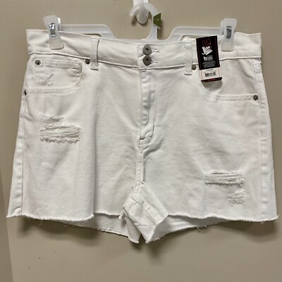 No Boundaries Sz 17 Vivid White Curvy White Denim Shorts   NWT Destructed