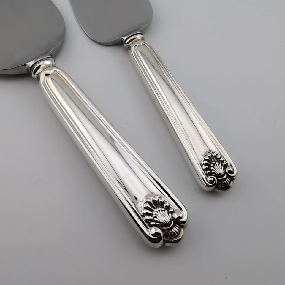 Towle Fiddle Shell Alden Sterling Silver Pie and Cheese Servers - Image 3 of 3