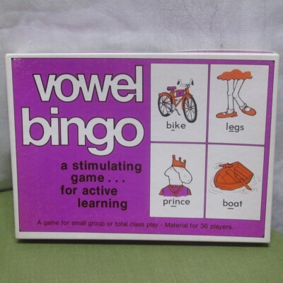 VOWEL BINGO Basic Sight Words classroom game w/ chips 1980s educational Trend