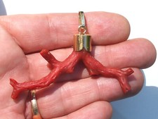GRAND PENDENTIF ANCIEN avec BRANCHE DE CORAIL BRUT sur OR 18K 750 / Lg 7,2cm !