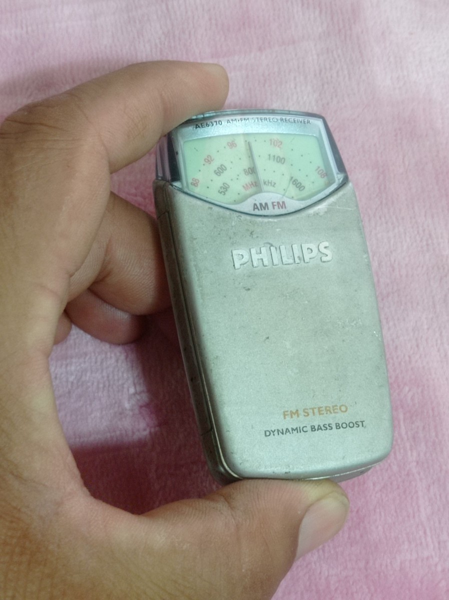 Rare vintage Philips AE6370 mini pocket analogue AM/FM stereo
