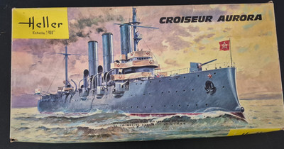 1/400 Croiseur Aurora model ship by Heller L-785