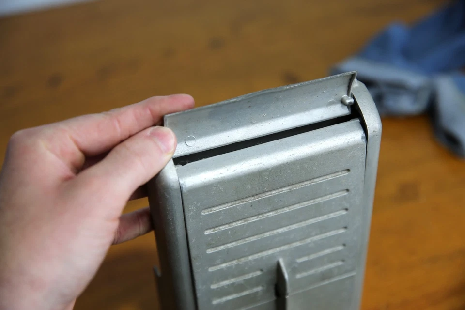 复古艺术装饰门邮箱铸铝原子 Zephyr 设计 MCM 灰色 — 第 3/4 张图片