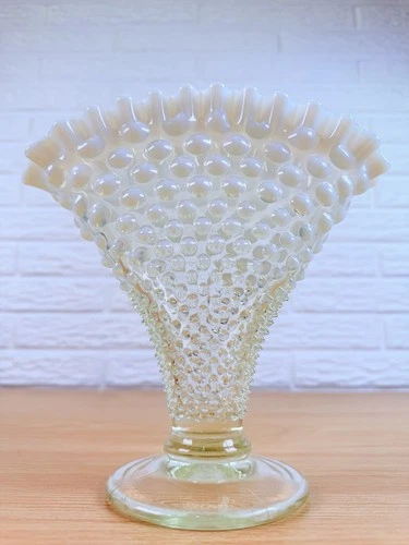 Vintage Fenton Hobnail Opalescent Fan Vase 8” Pedestal Ruffled Edge Mint 50-60’s