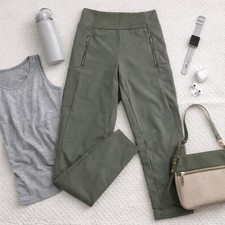 Athleta High Rise Zip Pocket Pants Gray Color Size 6 Travel Athleisure Hiking