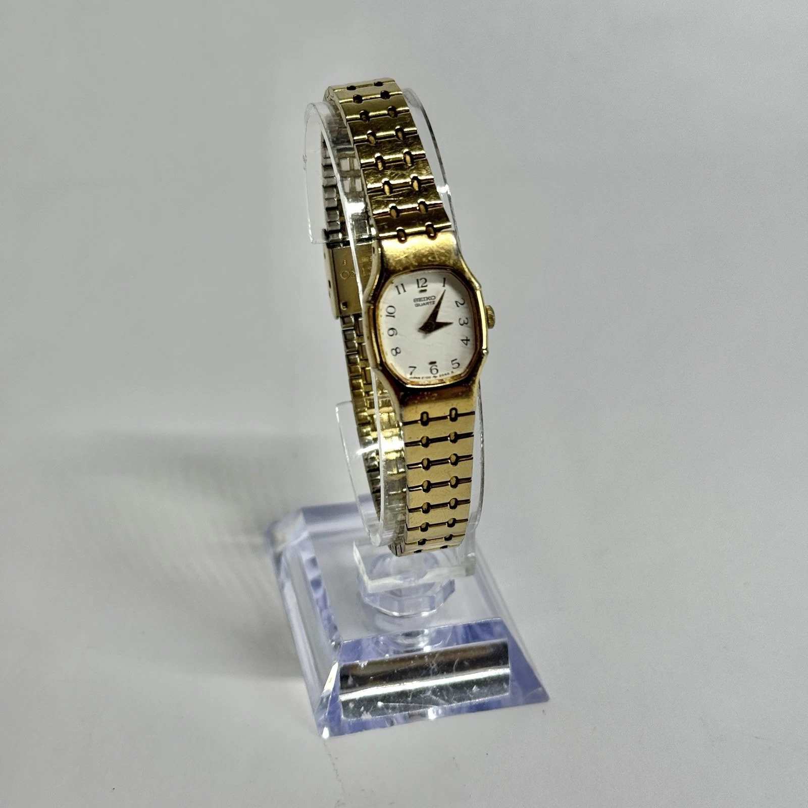 SEIKO 2Y00-5500 Quartz Analog Gold Tone Women Vintage Watch W545 *WORKING
