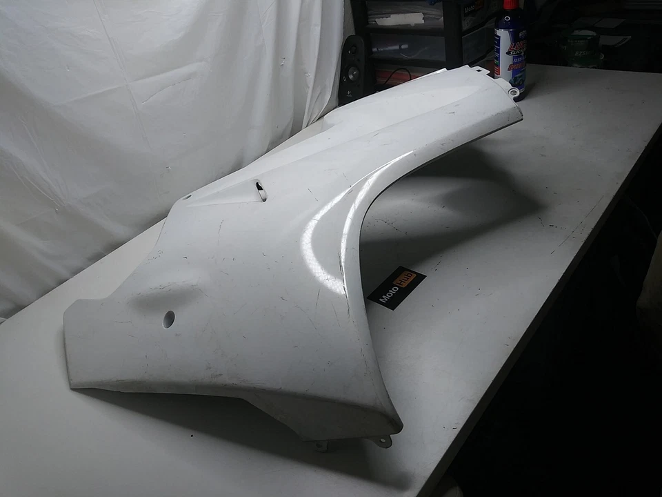 02-09 HONDA VFR 800 OEM CARENADO INFERIOR DERECHO DERECHO PLÁSTICO - BLANCO PERLA NHA66P Foto 3 de 4