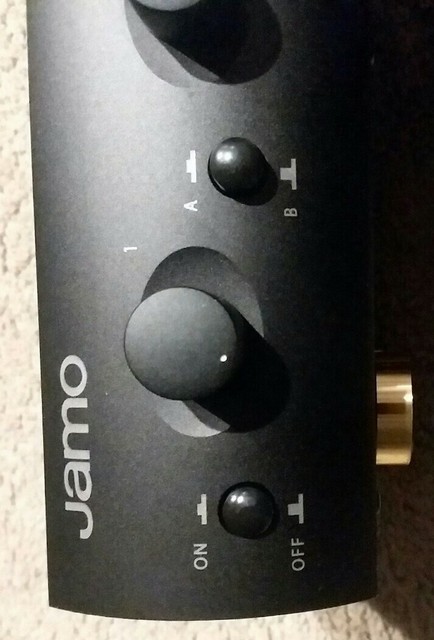 jamo speaker selector