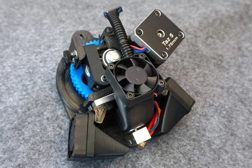 Cabezal de herramienta extrusora única LulzBot TAZ 5 1,75 mm boquilla de 0,5 mm, plug and play Foto 2 de 4