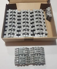 IDEC SR3B-05 RELAY BASE Socket/DIN Rail Mount Lot of 25 300V 10A 3 Pole