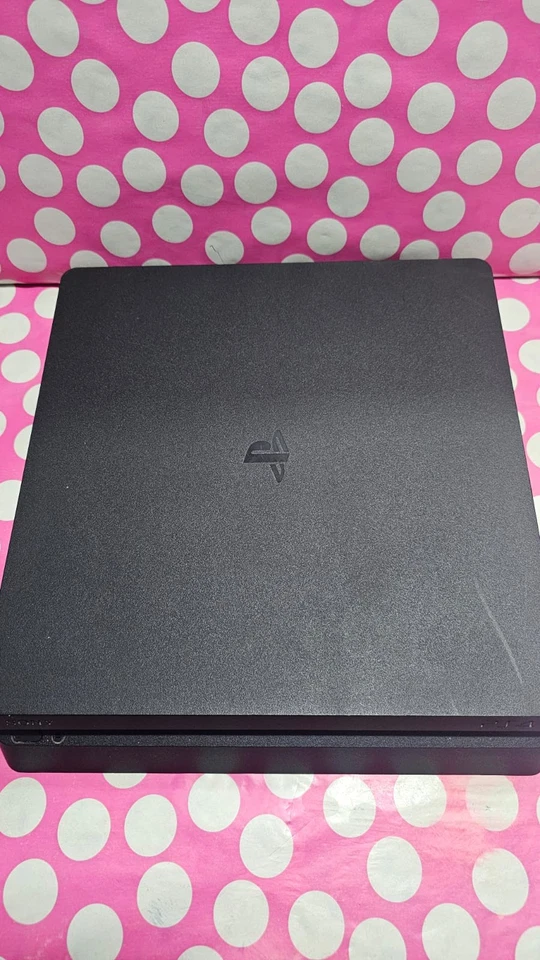 Sony PlayStation 4 Slim, photo 3 of 4