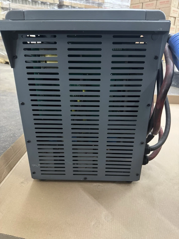 Cargador de batería para carretilla elevadora EnerSys EIP3-JN-4 24/36/48 Foto 3 de 4