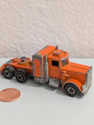 Hot Wheels 1980 Peterbilt Semi Truck Vintage Diecast Orange