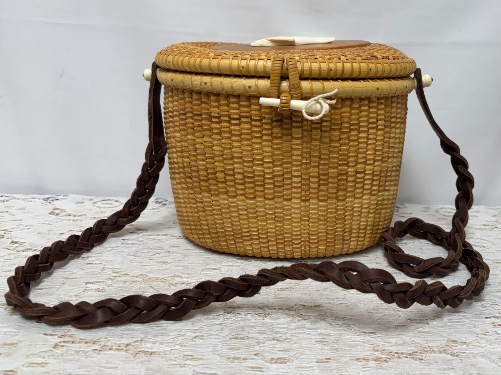VTG Signed Kai O'Connell  1999 Nantucket Basket Purse w/Whale, Leather Strap