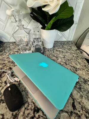 Apple MacBook Pro 13'' (512GB SSD, Intel Core i5 4th Gen., 2.80 GHz, 16GB) Laptop