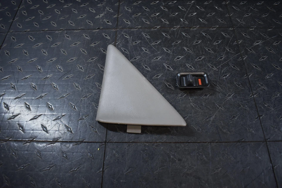 2006 GMC Yukon XL1500 Driver LH Left Pewter-922 Front Door Trim Panel Foto 2 de 4