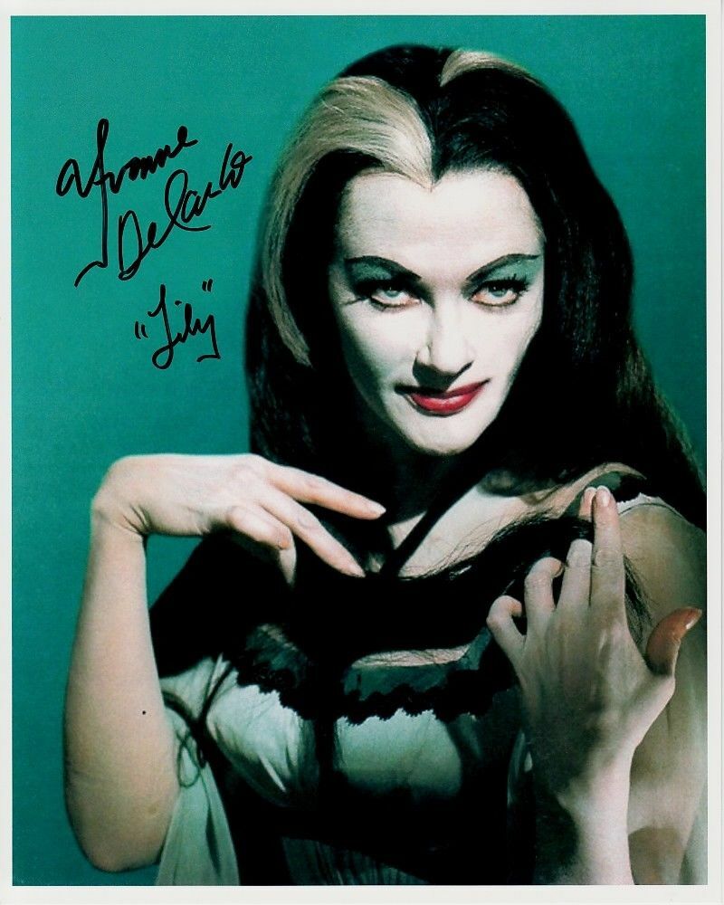 LILY MUNSTER ~ HALLOWEEN YVONNE DE CARLO! IN COLOR ~ NICE PHOTO 8 X 10! F13  | eBay