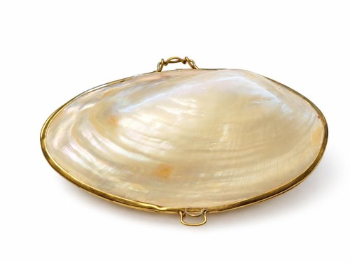 Vtg. Mother Of Pearl Clam Shell Trinket box Trimmed in Gold Tone Metal W/Hinge