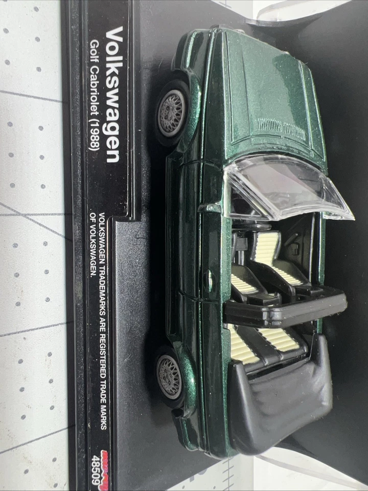 VW Volkswagen Golf Cabriolet Convertible 1:43 (1988) Foto 2 de 4