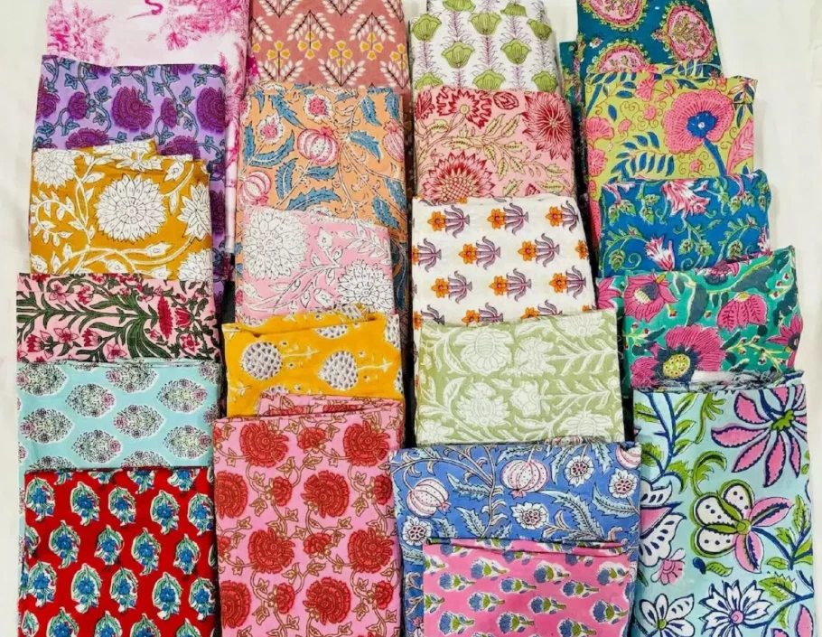 Vintage 100% Cotton Fabric Bundle Fat Quarter Squares 100 Piece Mix Charm Pack - Image 2 of 4