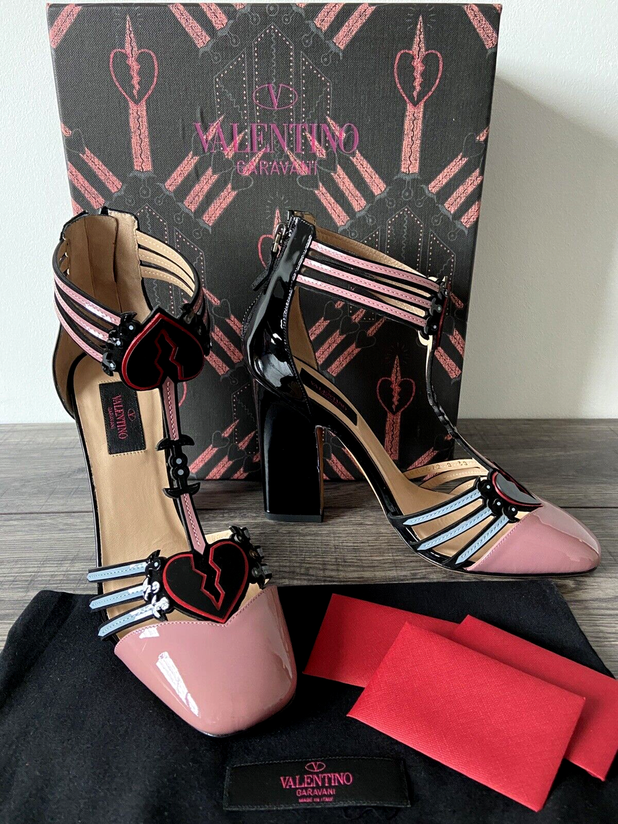 Valentino Heart Sneakers Farfetch Valentino Garavani Sneakers 2019 - Main Image