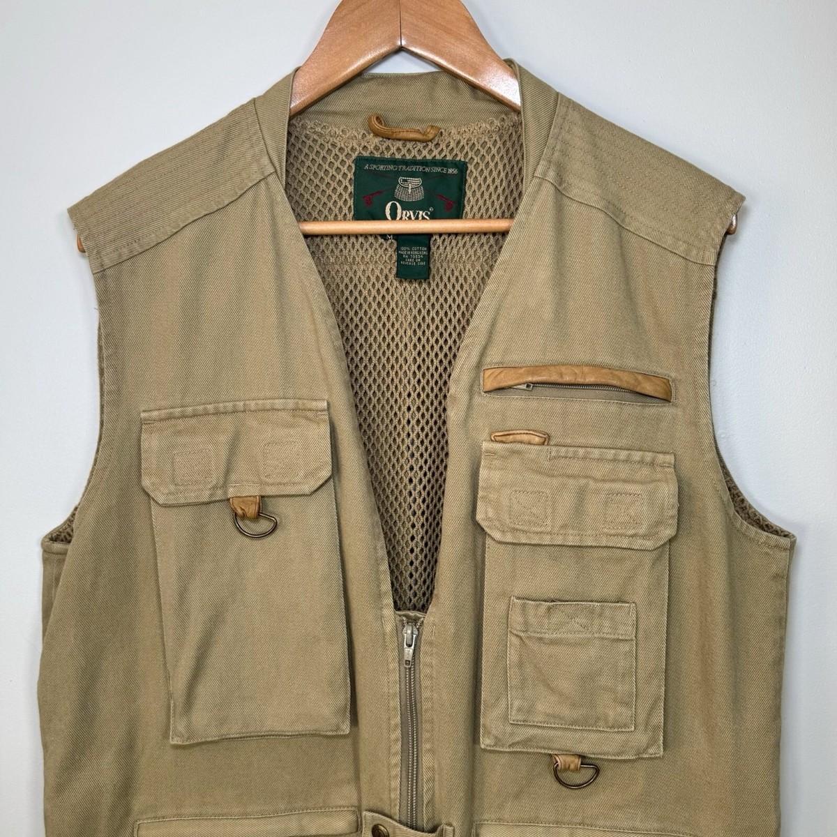 Vintage ORVIS Fishing Vest Mens M Leather Trim Tan Hunting Mesh 