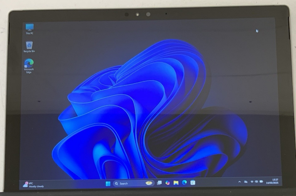 Microsoft Surface Pro 4 1724 i5-6th Gen 8GB RAM 256GB SSD Windows