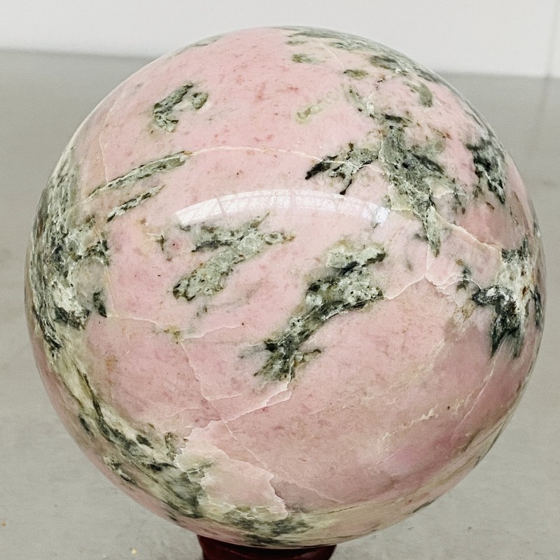 2260G Natural pink aobao quartz crystal Healing