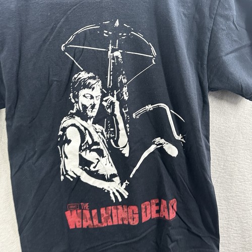 Walking Dead Daryl Dixon Crossbow Zombie Killer Mens Medium 2013 Graphic Print - Picture 3 of 13