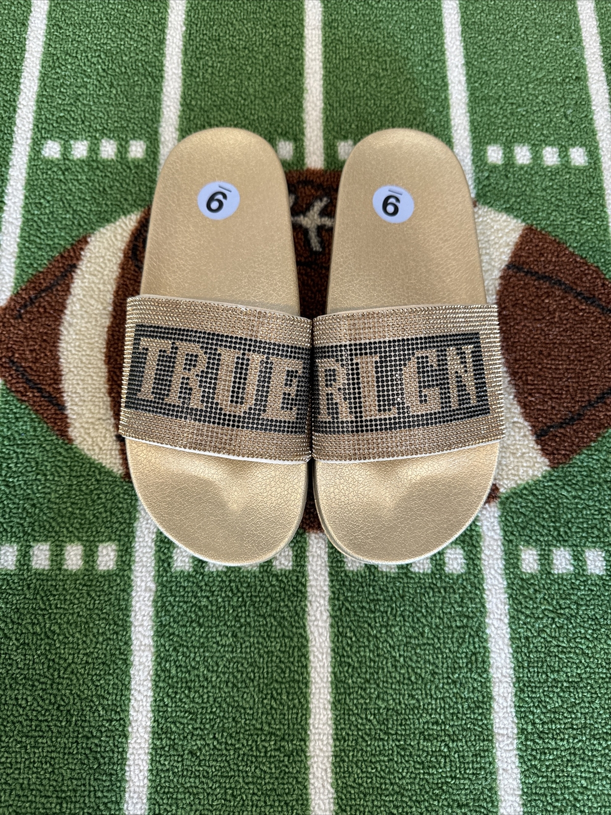 PANTOFOLA D’ORO Pantofole nere True Religion Jasmine Bling oro da donna taglia 9