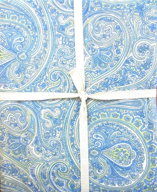April Cornell Blue Floral 60 x 120 Tablecloth 100% Cotton COMINHKPR111197 April Cornell Blue Floral 60 x 120 Tablecloth 100% Cotton COMINHKPR111197