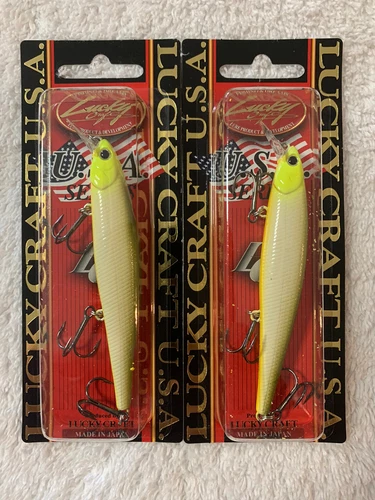 (LOT OF 2) LUCKY CRAFT SLENDER POINTER 97MR 3/8oz. CHARTREUSE PARROT NIP 97