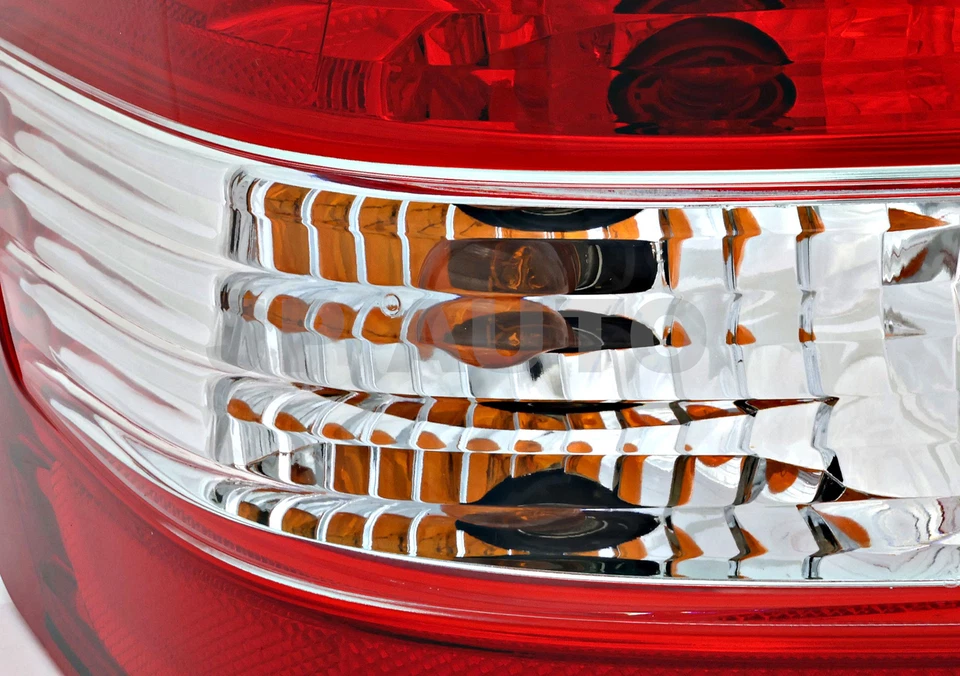 Luz trasera lado del conductor para Nissan Versa 2007-2011 sedán/hatchback Foto 3 de 4