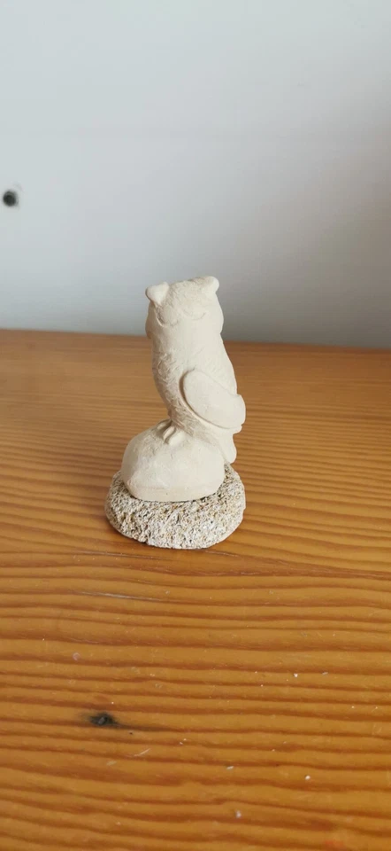 Ornamento a forma di gufo in pietra leccese - Immagine 2 di 4