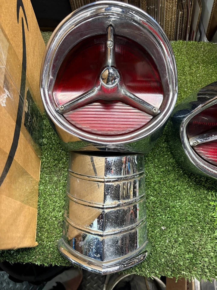 1957 OLDSMOBILE SUPER 88  TAIL LIGHTS - Image 2 of 4