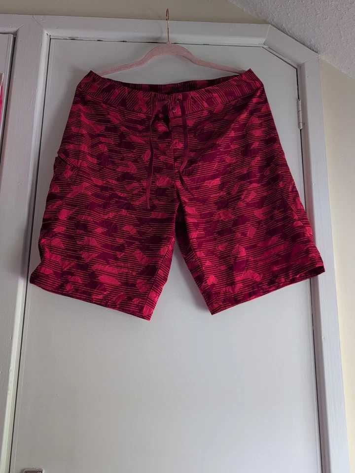 Size 34 Mens Red Summer Shorts - Image 1 of 3