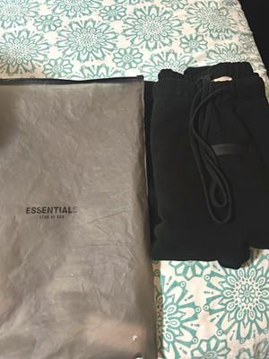 Essentials Fear of God Men s Black Cotton Jogger Pants Drawstring, Elastic S