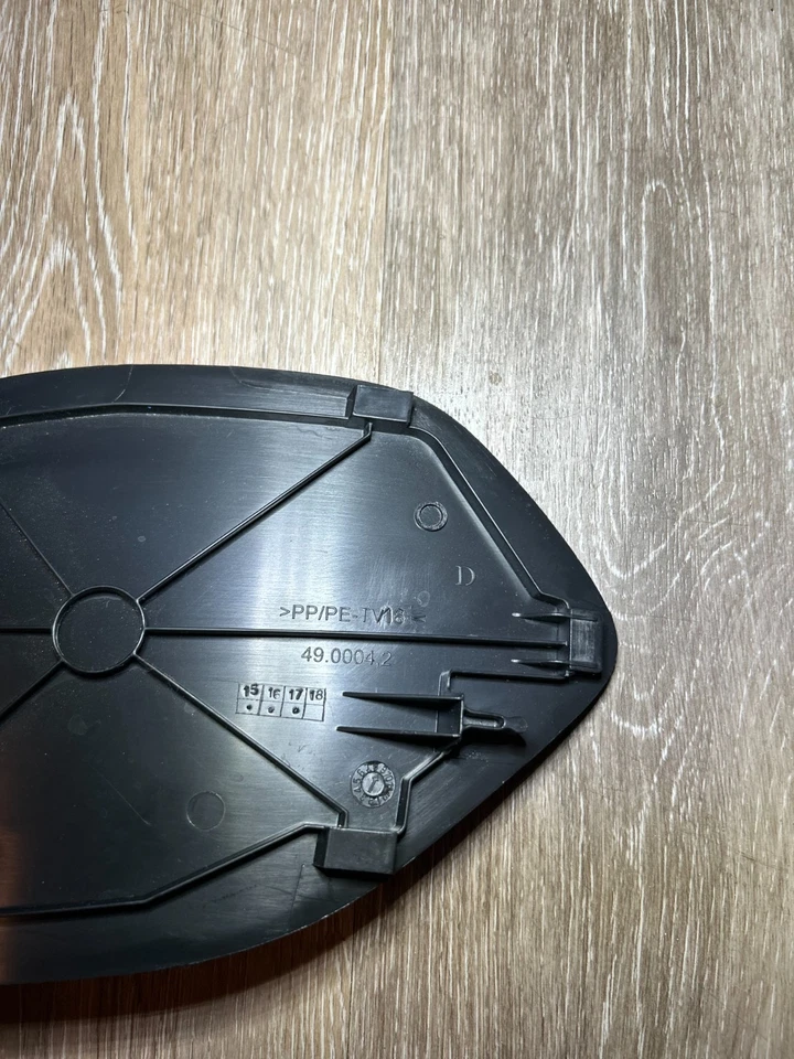 🚗 原始设备制造商右侧尾灯访问装饰盖 – 2015–2018 奥迪 Q3 Quattro | Inte — 第 3/3 张图片