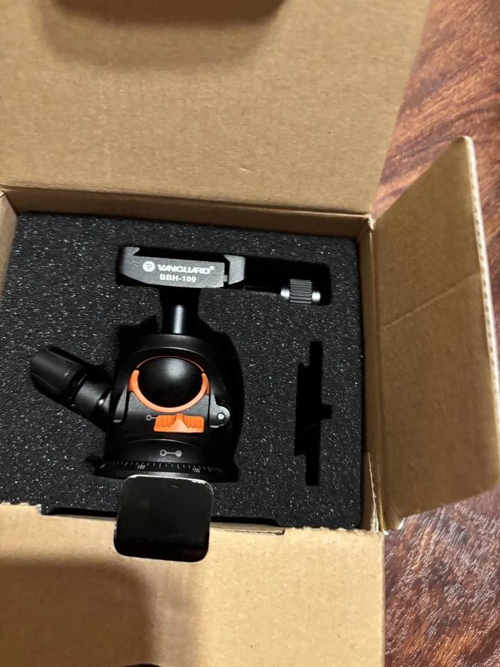 Vanguard BBH-100 Ball Head 22 LB Capacity  - Image 2 of 4