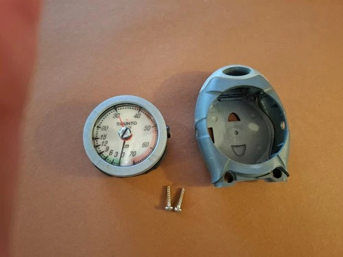 SUUNTO SM-16 Depth Gauge Scuba Capsule With Boot, Diving, Dive