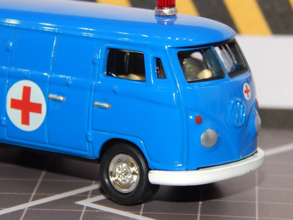 '65 1965 VW Volkswagen Bus Transporter Ambulance Blue Red Siren Cross MINT VHTF - Image 3 of 4